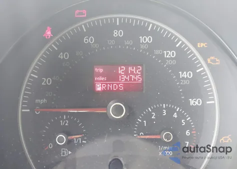 2010 Volkswagen New Beetle 2.5L z USA, uszkodzony, nr VIN 3VWRG3AL8AM010364